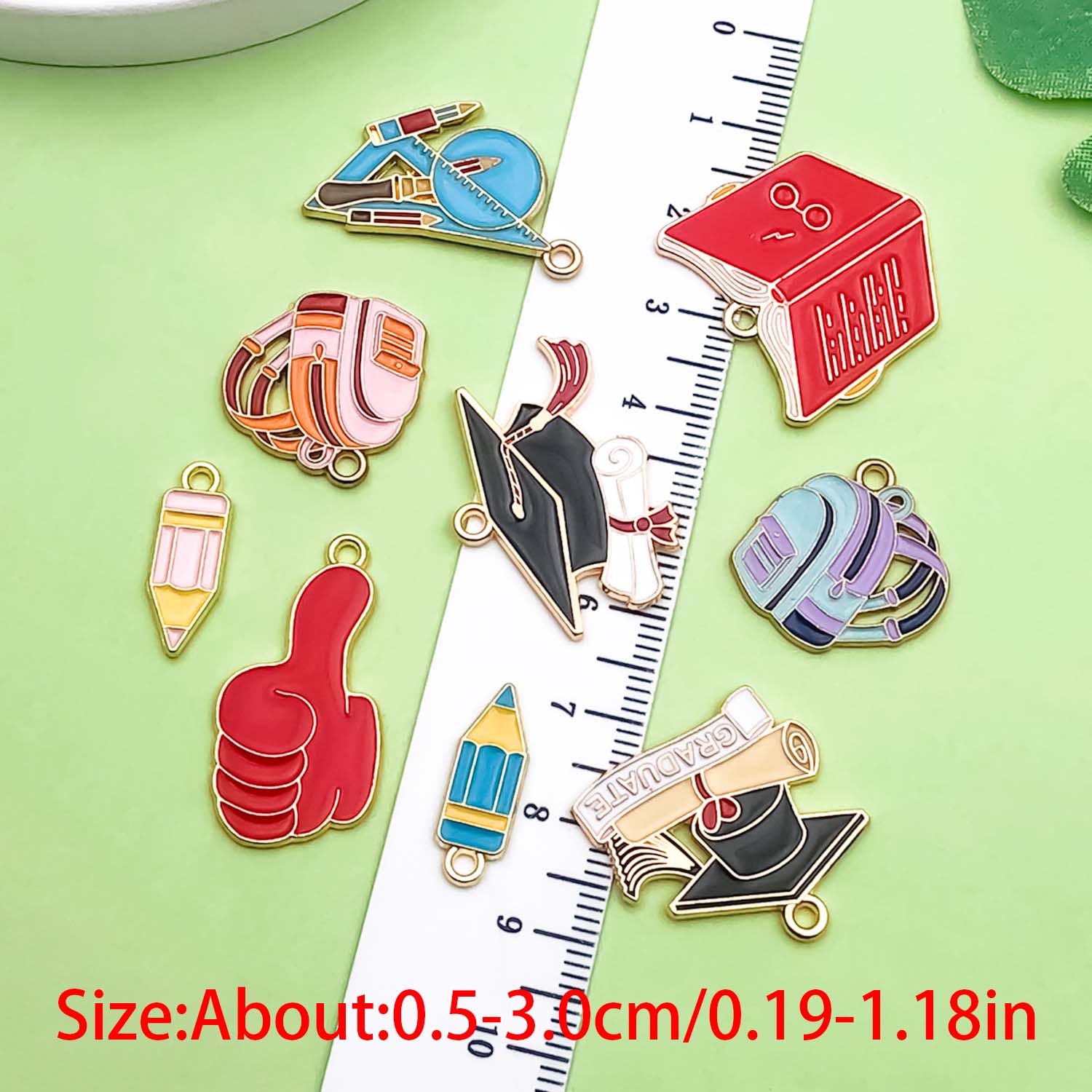 DIYジュエリー作りのための卒業シーズンのチャーム、定規のペ - Jewelry Making Guide Book のレビューと価格