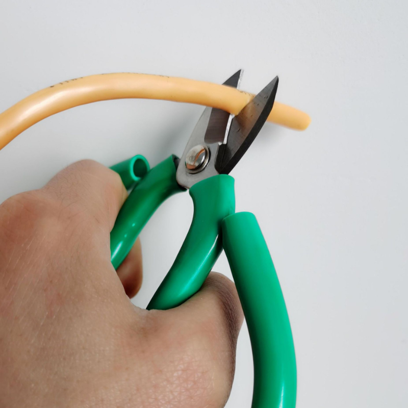 金と銀のジュエリーはさみ、短い口の緑色のハンドル、銅線の破損 - Jewelry Making Anvil のレビューと価格