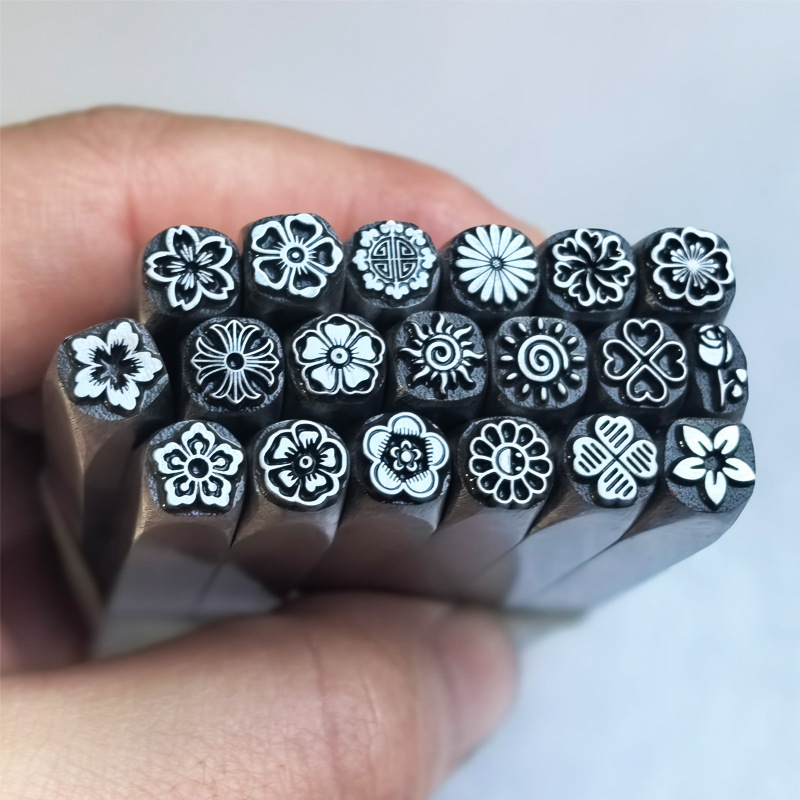 プロ仕様の金属刻印＆チェーシングツールセット、ジュエリー製作 - Jewelry Making Torch のレビューと価格