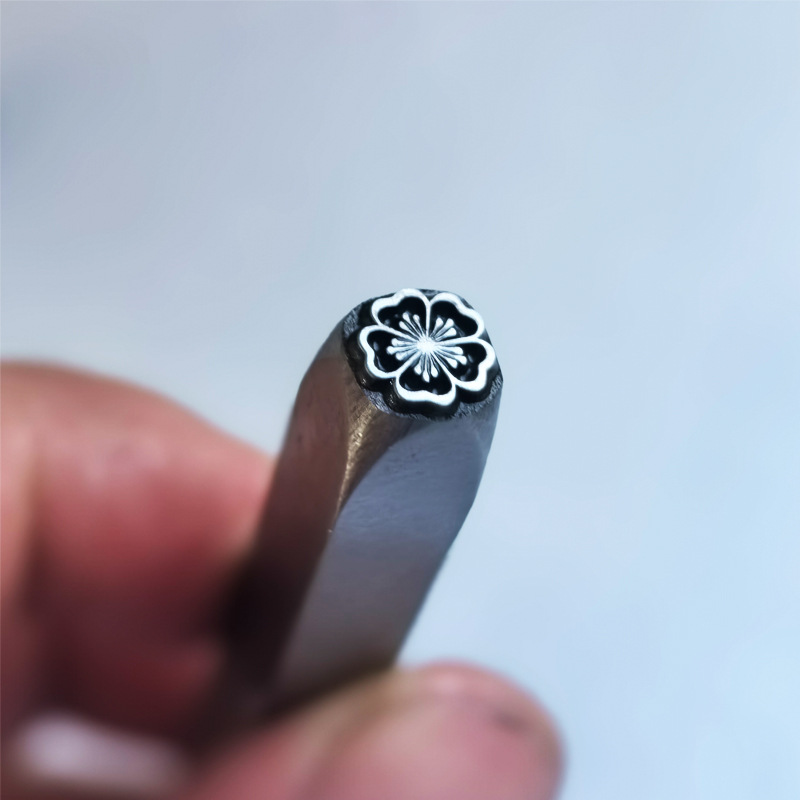 プロ仕様の金属刻印＆チェーシングツールセット、ジュエリー製作 - Jewelry Making Torch のレビューと価格